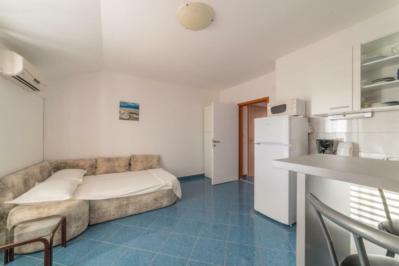 Apartments Jakovcev Betina  Luaran gambar