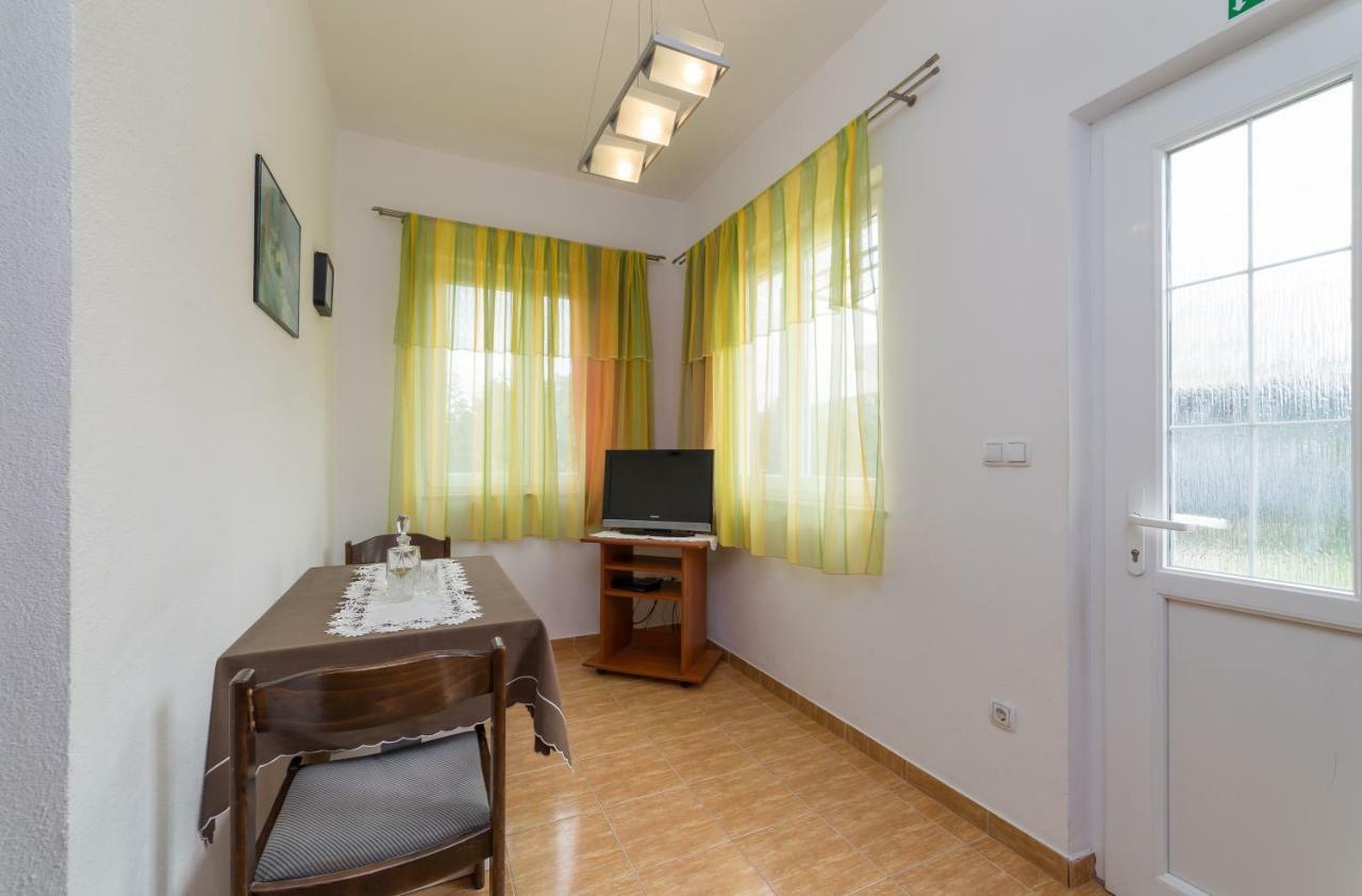 Apartments Jakovcev Betina  Luaran gambar
