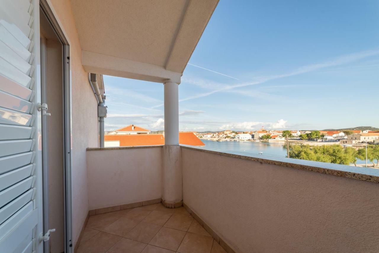 Apartments Jakovcev Betina  Luaran gambar