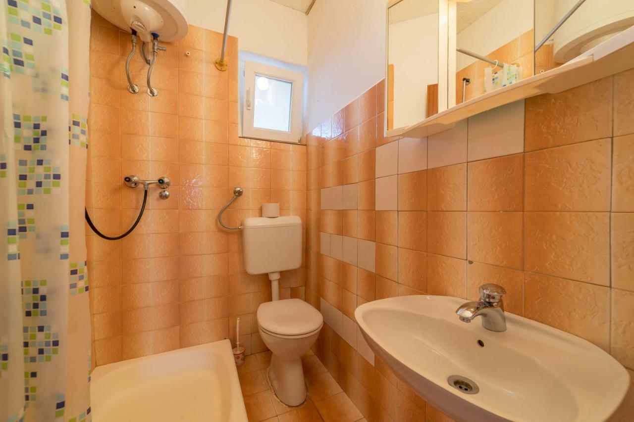 Apartments Jakovcev Betina  Luaran gambar